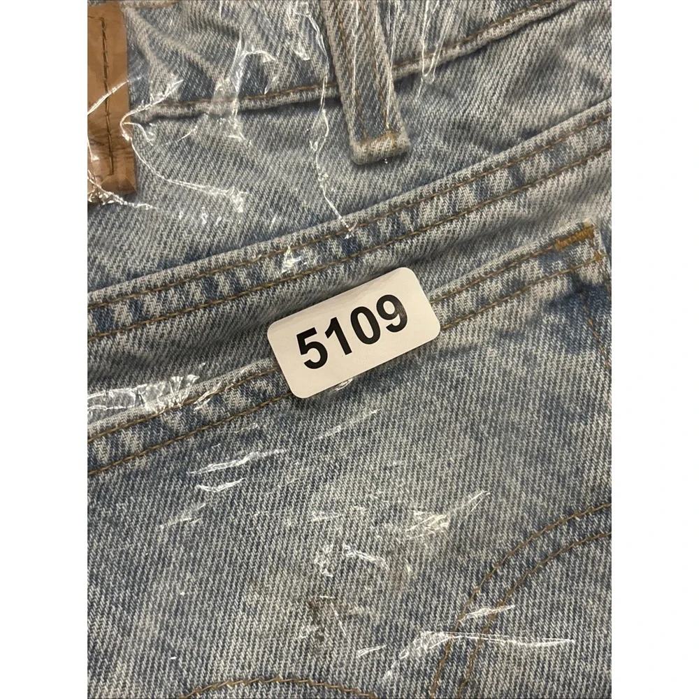 Vintage Levi's Men's 90's Denim Shorts Size 42 Light Wash 1995 550 Relaxed Fit